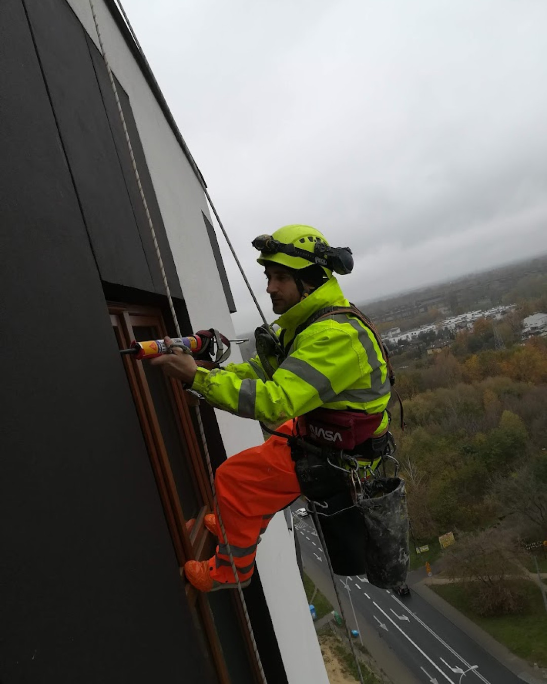 Uszczelnienie dylatacji oraz styków okiennych