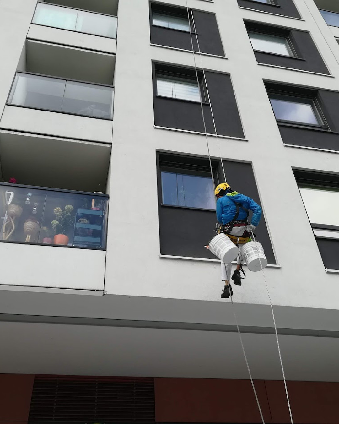 Zdjęcia alpinistów przemysłowych