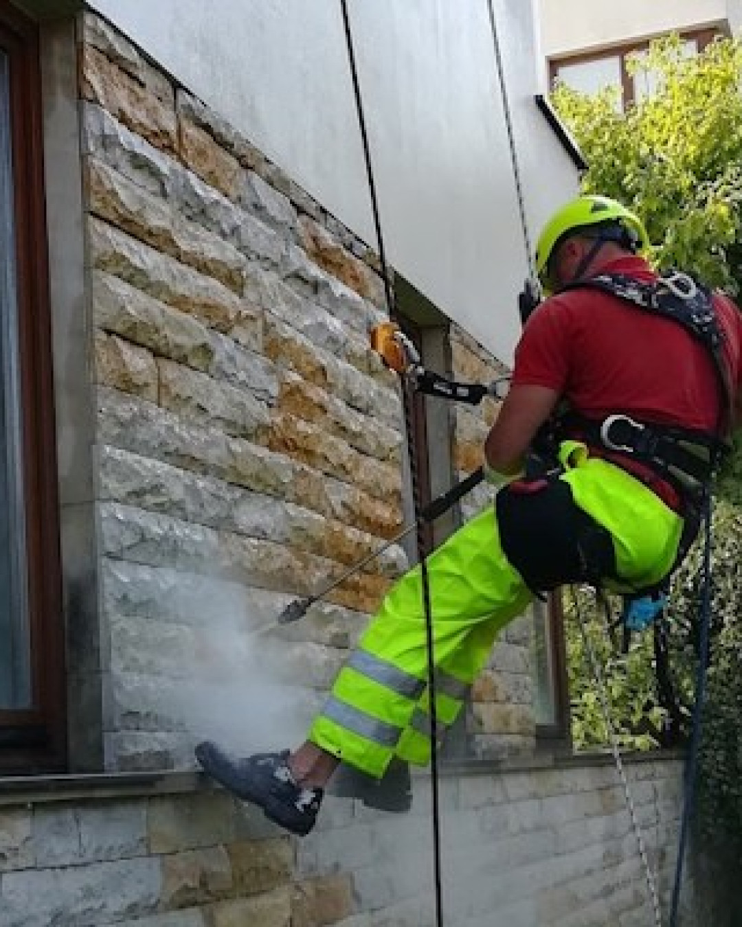 Zdjęcia alpinistów przemysłowych